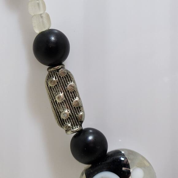 Elegant Black, White & Silver Glass Beaded Necklace - Timeless Sophistication - Picture 3 of 6